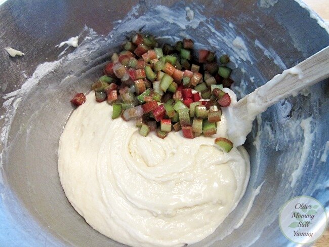 Rhubarb Sour Cream Muffins